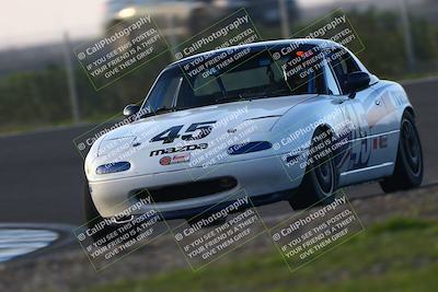 media/Jan-18-2026-CalClub SCCA (Sun) [[8bc6468723]]/Group 7 Race/Turn 1/